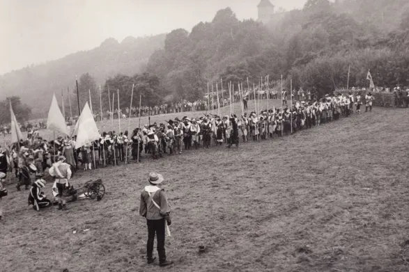 Helfštýn, historický šerm, 1985 (z archívu Petra Milaty)